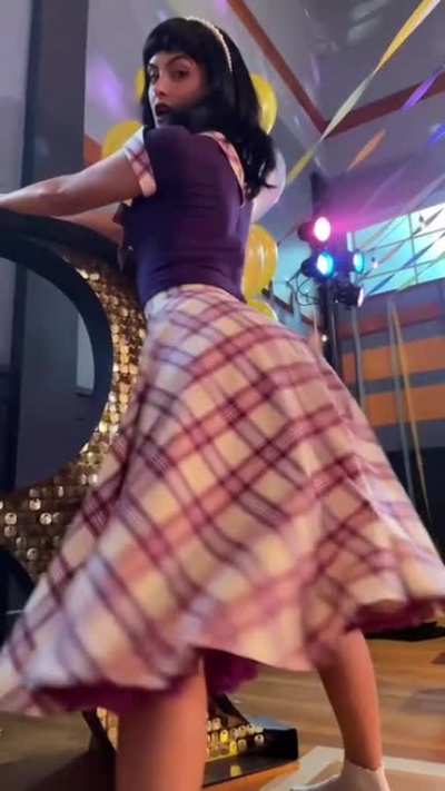 Cami shaking it