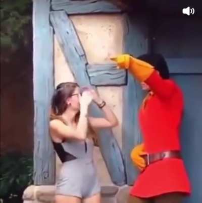 Woman gropes character at Disney World and is immediately rebuffed