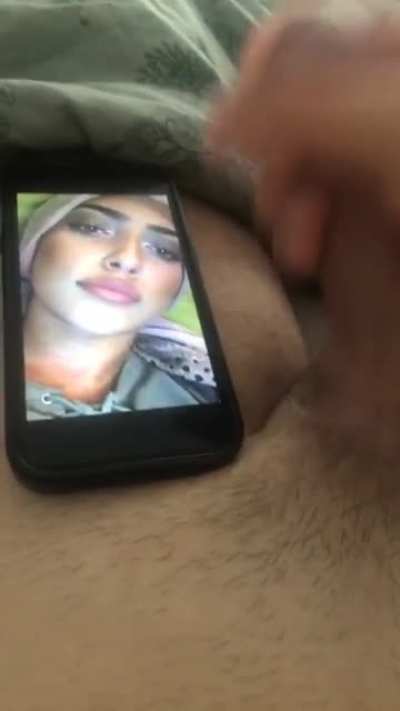 Will von irgendwem die Kopftuch Mutter Tribute schreibt mir wenn ich eure Mutter Tributen soll