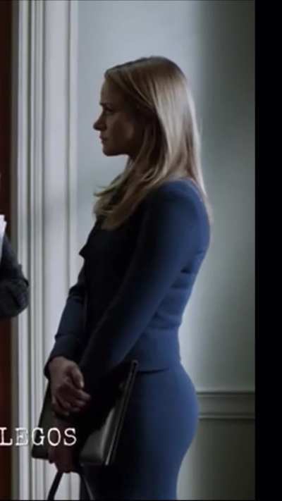Shantel VanSanten - Back Plot in ‘Gang Related’