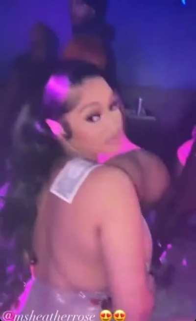 Fine ass😍😩<wbr>watch till the end