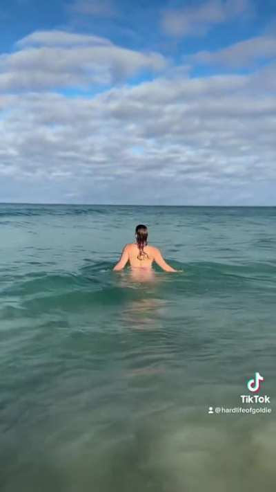 Come for a dip @hard<wbr>lifeo<wbr>fgold<wbr>ie