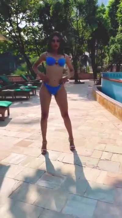 Divita Rai the new hottest chick in town (New)