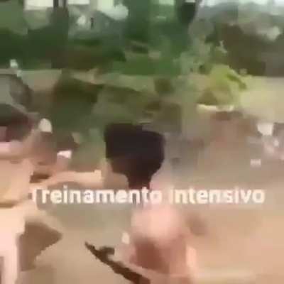 ☹
