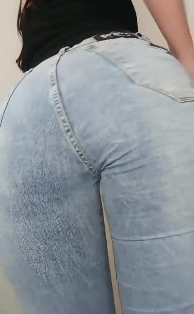 How do they sound in these jeans<wbr>?💋💋💋💕