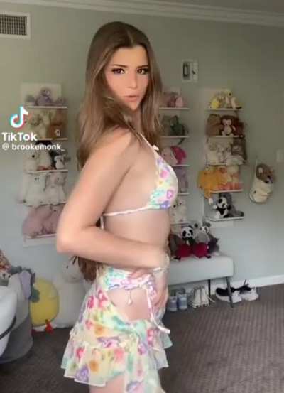 Nothing sexier than brooke In bikini