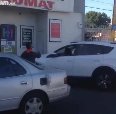 Roadrage escalates into demolition derby