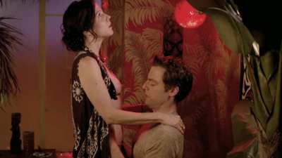 Who wanna spank her like that? What would we do if there's no HBO and hot actresses likeM<wbr>ary-L<wbr>ouise Parker...