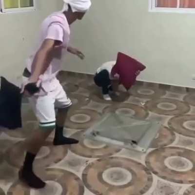 Pillow fight hardmode???😳