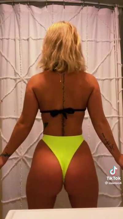This has to be one of the most baddest females I’ve seen on TikTok in awhile 😍