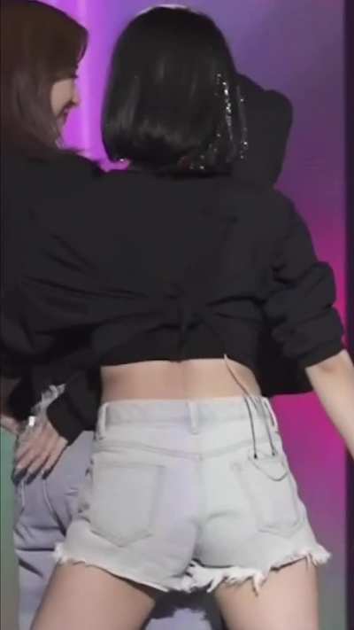 Jihyo (ft. Tzuyu & Chaeyoung) - 🍑