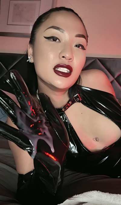 you craving a taste of me tonight? come closer