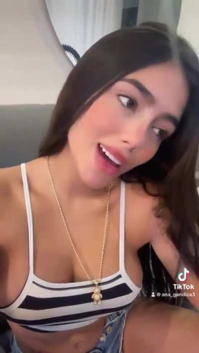 @ana_gandica3