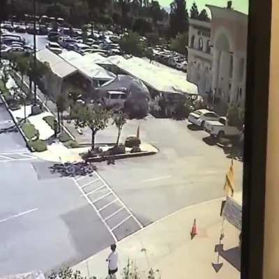 Driver mistakes accelerator for break pedal, ploughs into outdoor dining, San Jose, Oct. 11