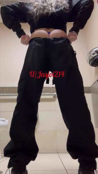 If I texted you to meet me in the bathroom, would you cum