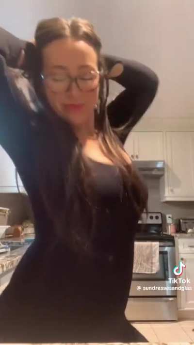 TikTok MILF Legend: Sweet Dana @swee<wbr>tsund<wbr>resse<wbr>s