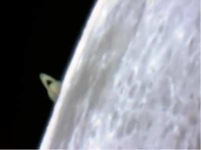 🔥 Something behind the moon. Astronomer Jan Koet captured this video.