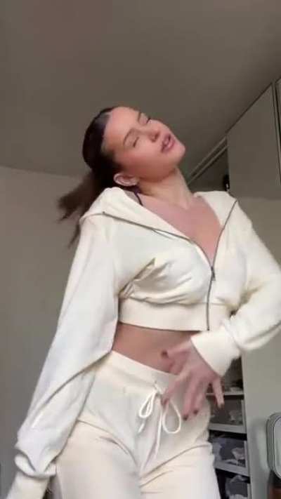 Leaelui new dance hot ass