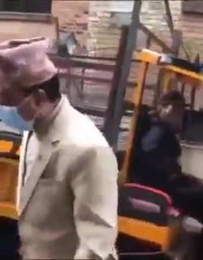 Aba yesari nai question garnu parcha sable naaki mantri vanera hujur chadaune
