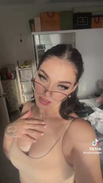 kylie sudgen