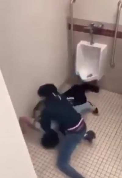 Kid fights his bully and fucks him up