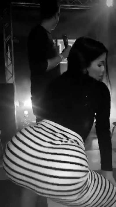 🍑🍑