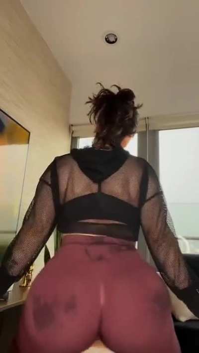 Jiggly Ass (Vaaviviz)