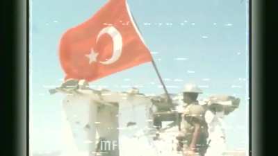 Bilen bilir ben ciddi Ecevitçi bir insanım hayran kaldım bu videoya toprağın bol olsun Karaoğlan..