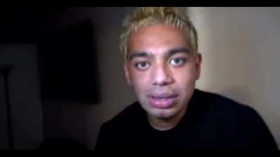 Traducion: Chica: Que pasa despues de que bebes la pocion? ) Chico: Despues de beberla? te transformas en ligma ) Chica: Quien es ligma?