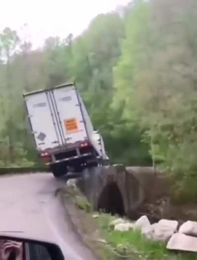 You really need to be a skilled driver to operate these kinda vehicle