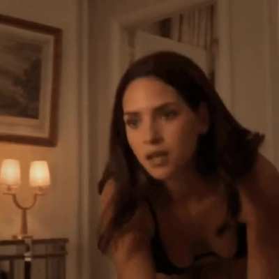 Adria arjona