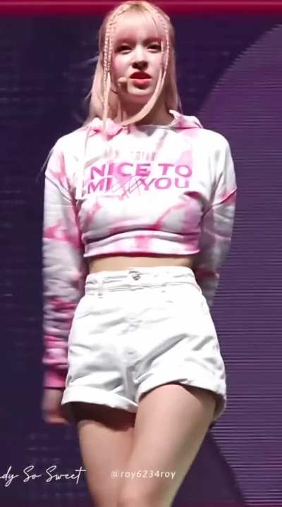 Lily from Nmixx’s first tour