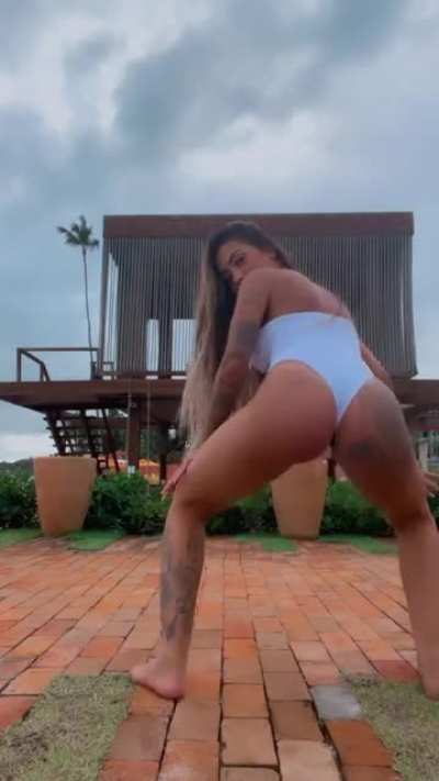 Mc Mirella