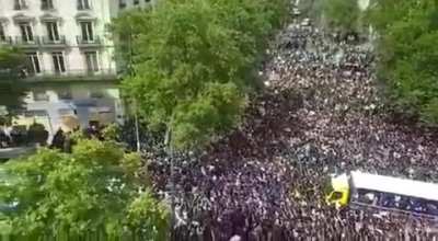 Up to 20k people participate in BLM. Protest in Paris today!