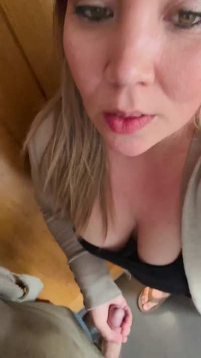 🔥 Teased him all day at the BBQ, snuck him in the spare room & stroked him till he exploded all over my mouth 😈💦