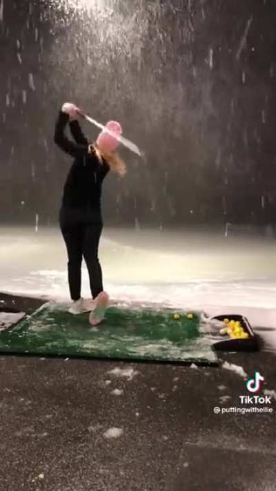 That’s dedication!! ( 🎥: @putt<wbr>ingwi<wbr>thell<wbr>ie )