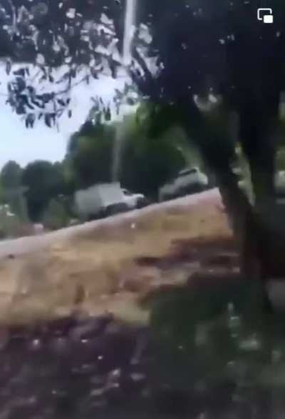 National guards as well as public security entered Aguililla to capture an alleged leader of Los Viagras, this caused a series of roadblocks as well as the burning of vehicles on the state highway