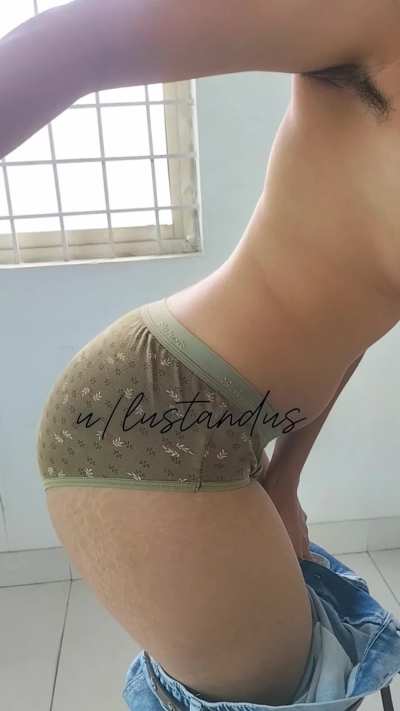 “Every move’s a promise I might not keep 👅🍑”