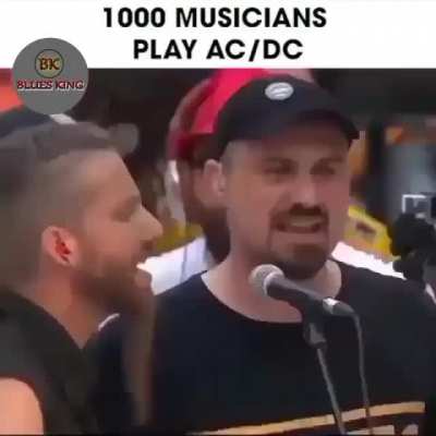 1000 musicians play ac/dc