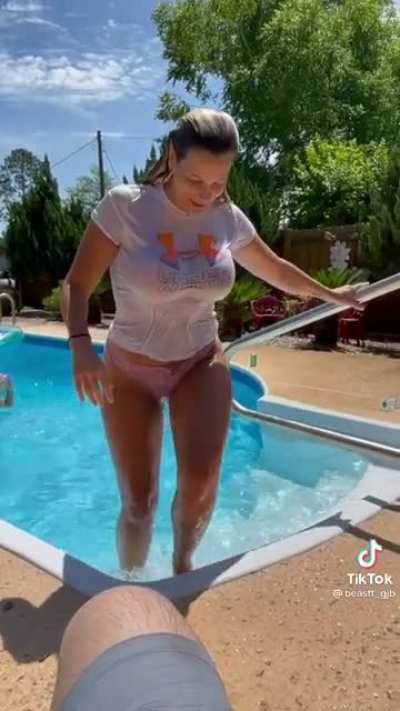 Wet T-shirt