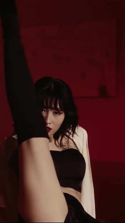 Twice - Momo