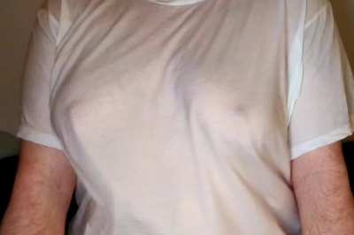 filming this got me so wet and I'm not talking about my t shirt