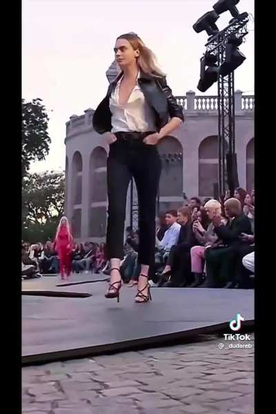 Cara Delevingne