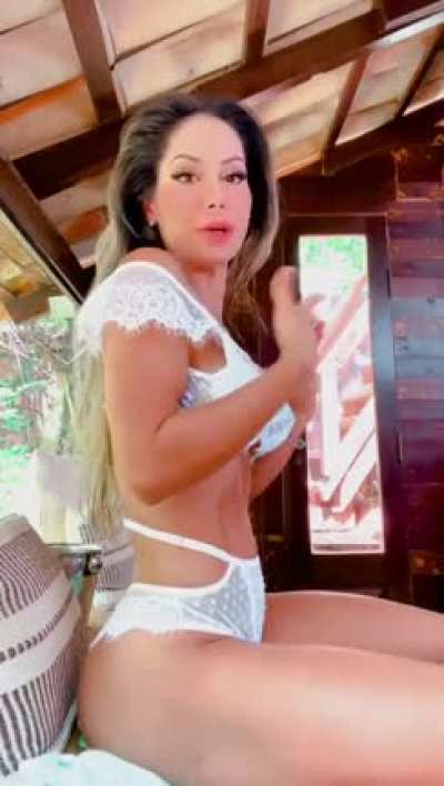 Mayra Cardi