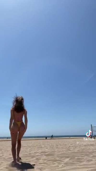 Yellow @natalieroush