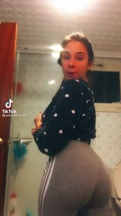 Didn’t expect that! Perfect Ass😋