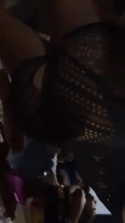 🖤🍑