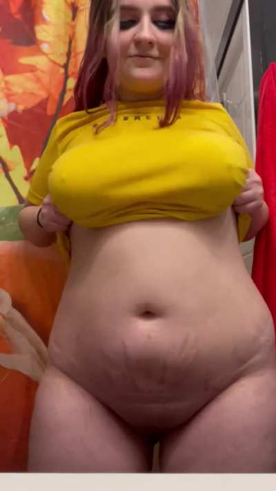 Thick girl titty drop!