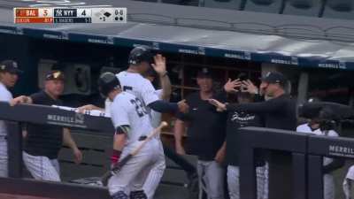 [Highlight] Gleyber Torres scores from first on a single and the Yankees steal a run to retake the lead