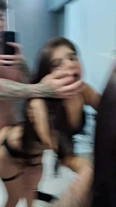 My cuckold boyfriend's friend came to look for a PS4 game and I attended to it... coincidentally I was trying on new underwear and I don't know how I ended up with my face covered in cum